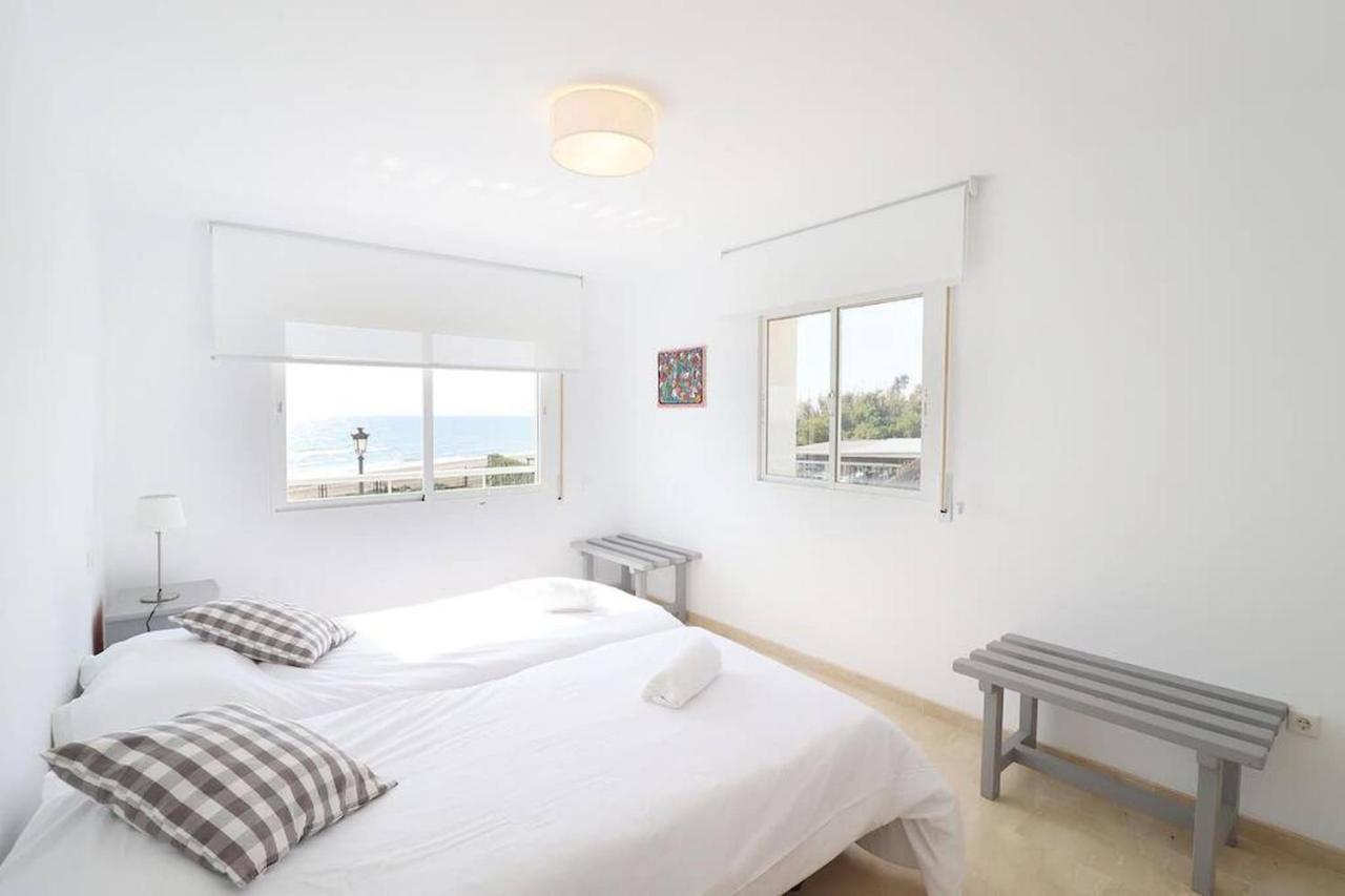 Amazing 3Bedroom Flat With Seafront Views & Pool By Sharingco Marbella Exterior foto
