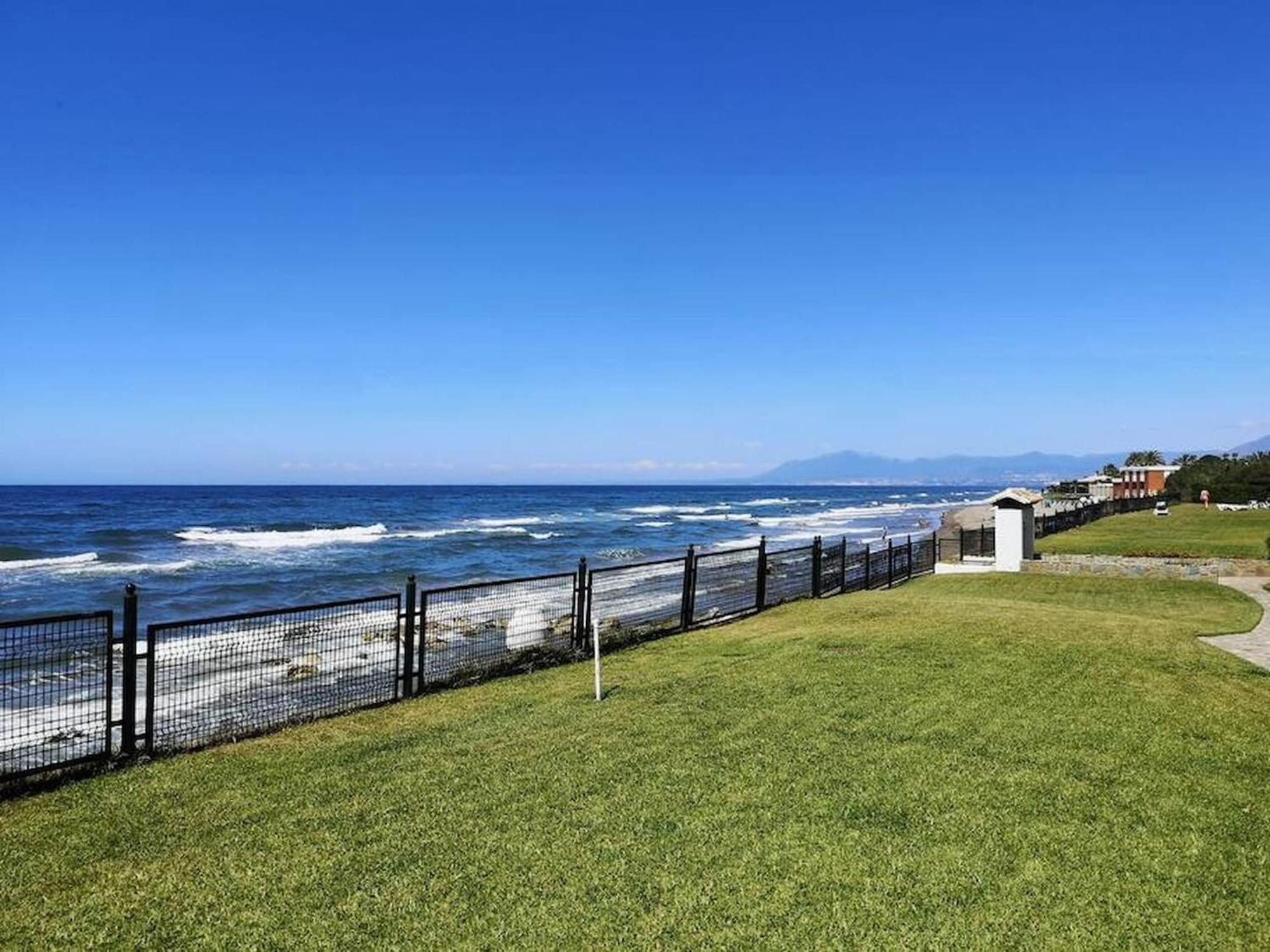 Amazing 3Bedroom Flat With Seafront Views & Pool By Sharingco Marbella Exterior foto